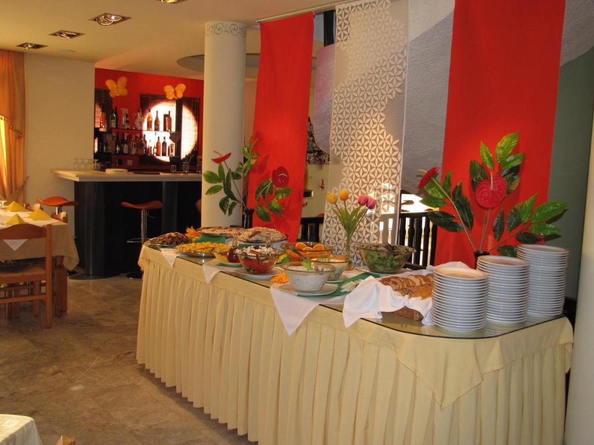 Ermioni Hotel Paralia Kourna Bagian luar foto